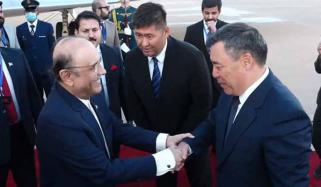 صدرِ آصف زرداری کرغزستان پہنچ گئے