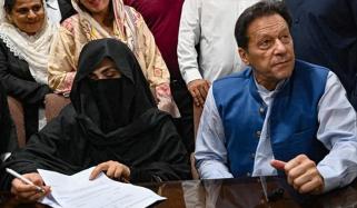 190 ملین پاؤنڈ کیس: بانئ پی ٹی آئی اور بشریٰ بی بی کے وکلاء کو دلائل کیلئے آخری مہلت
