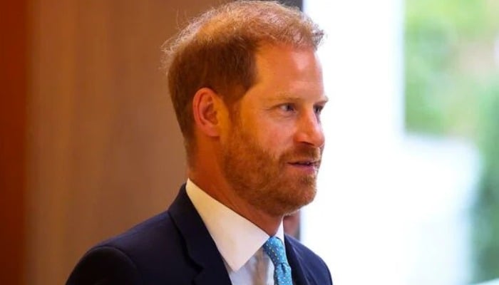 Prince William wins hearts with sweet gesture as Prince Harry faces fresh UK blow