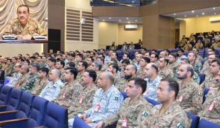 پاکستان کی مسلح افواج دشمن کی انٹیلی جنس ایجنسیوں سے مکمل باخبر ہے، فیلڈ مارشل