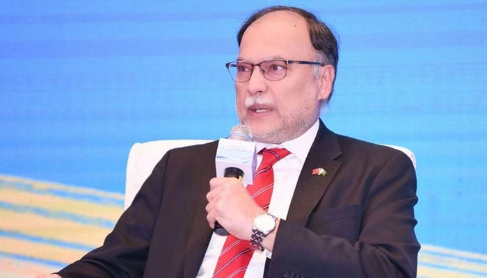 وفاقی وزیر برائے منصوبہ بندی احسن اقبال---فائل فوٹو