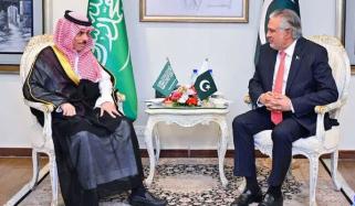وزیر خارجہ اسحاق ڈار اور سعودی ہم منصب شہزادہ فیصل میں ٹیلیفونک رابطہ