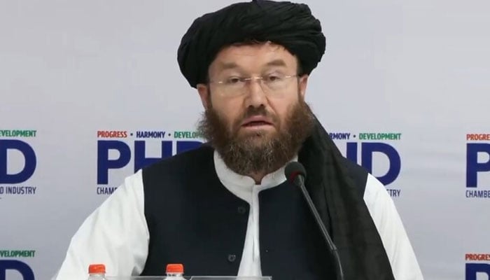 افغان وزیرِ زراعت، آب پاشی و لائیو اسٹاک مولوی عطاء اللّٰہ عمری— فائل فوٹو