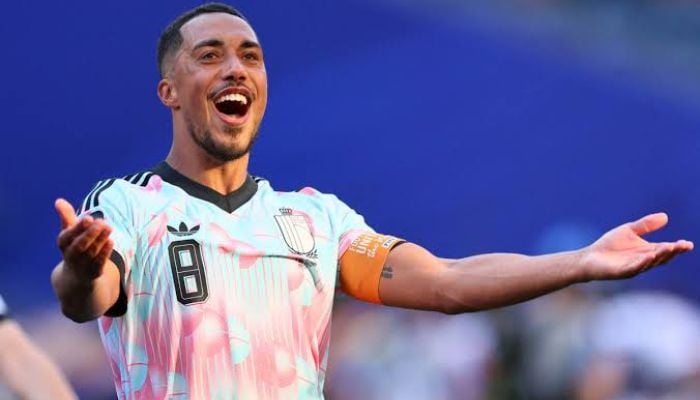 Manchester United in talks to sign Youri Tielemans: £35m bid reported