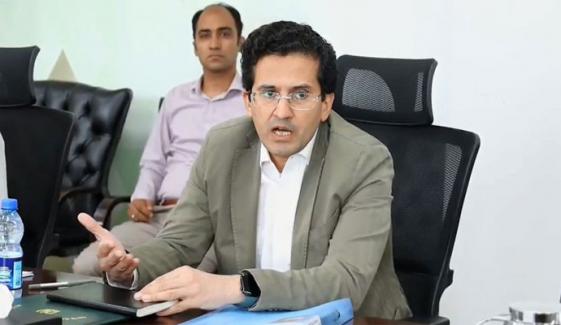 پاکستان میں پیٹرولیم قیمتیں بنگلادیش، سری لنکا، ترکیہ سے کم، بھارت کے برابر ہیں، علی پرویز