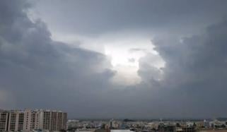 کراچی میں موسم جزوی ابر آلود، تیز ہواؤں اور بوندا باندی کا امکان