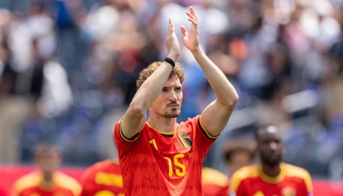 Sunderland have signed 34-year-old Belgian defender Thomas Meunier on a two-year deal from Lille
