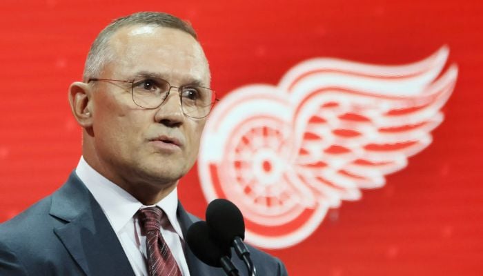 Steve Yzerman steps down as Detroit Red Wings general manager