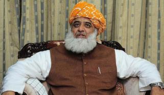پاک فوج سے متعلق تقریر پر مولانا فضل الرحمٰن کیخلاف اندراجِ مقدمہ کی درخواست