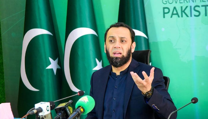 وفاقی وزیر اطلاعات عطا تارڑ— فائل فوٹو