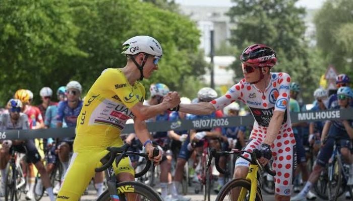 Jonas Vinegegaard crashes out of Tour de France during Stage 15