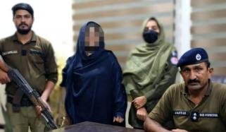 پاکپتن: پولیس وردی میں ویڈیو بنانے والی لڑکی گرفتار