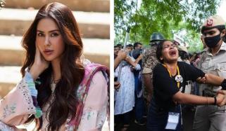  طلبہ پر لاٹھی چارج پر اداکارہ سونم باجوہ کا ردعمل، اس سے واقعی دل ٹوٹ گیا