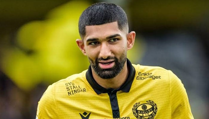 فٹبالر عبداللّٰہ کا یوئیفا چیمپئنز لیگ کوالیفائنگ راؤنڈ میں ڈیبیو