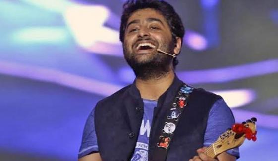 طلبا پر تشدد کرنیوالے پولیس اہلکاروں کو غنڈہ کہنے پر مداحوں کی ناراضی کی پرواہ نہیں: اریجیت سنگھ