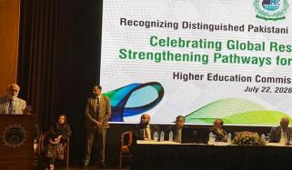 تحقیق سے دوری قوموں کے زوال کا سبب ہے، محققین پاکستان کا قیمتی سرمایہ ہیں: گورنر سندھ