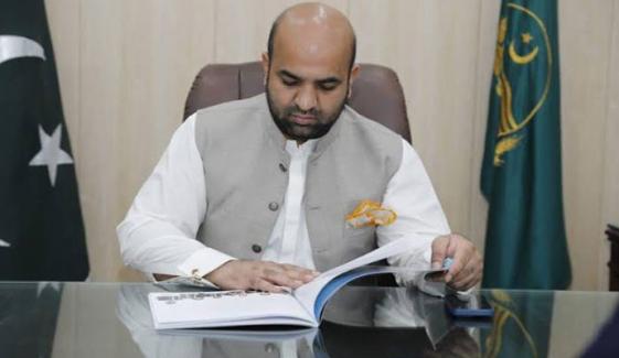 وزیرِ تعلیم پنجاب رانا سکندر حیات کا ٹیچر بننے کا فیصلہ