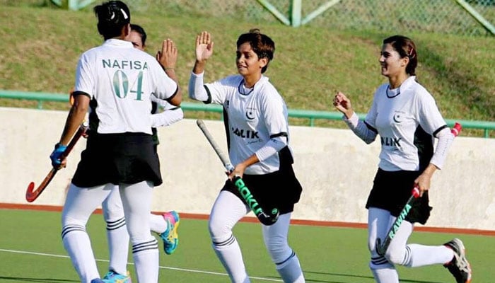 ہاکی فیڈریشن کا خواتین کھلاڑیوں کیلئے غیر ملکی کوچ کی خدمات لینے کا فیصلہ