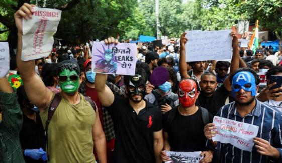 بھارت میں طلبہ احتجاج، سوشل میڈیا پر مودی حکومت کو شدید تنقید کا سامنا