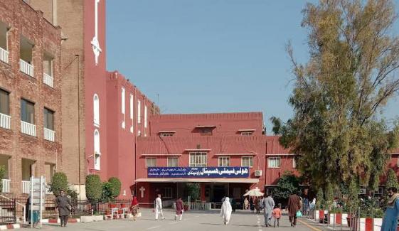 راولپنڈی: ہولی فیملی اسپتال میں مبینہ غفلت، نومولود بچی کا انگوٹھا کٹ گیا، مقدمہ درج