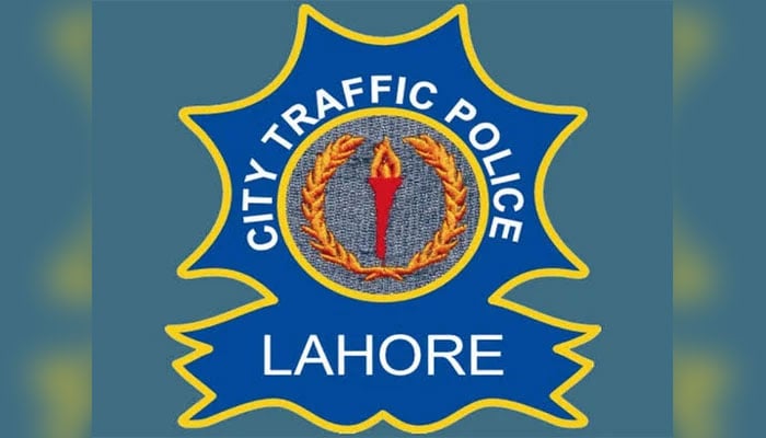 چیف ٹریفک آفیسر لاہور کی ٹریفک وارڈنز کو وارننگ، بدعنوانی پر سخت کارروائی کا انتباہ