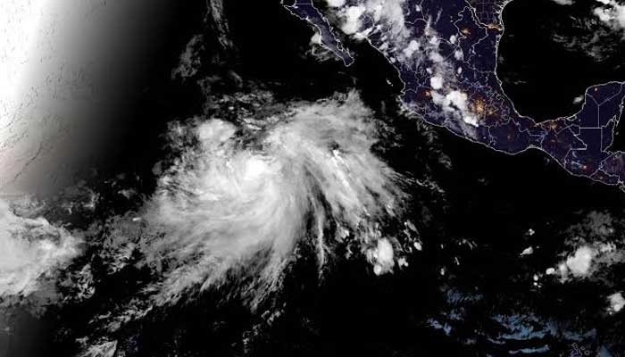 Hurricane Fausto intensifies to category 2, threatening Hawaiʻi and Southern California