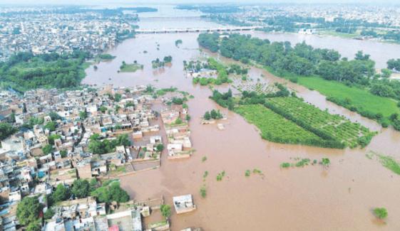 دریائے راوی میں نچلے درجے کا سیلاب، متعدد دیہات کی فصلیں زیرِ آب، ریلیف کیمپس قائم