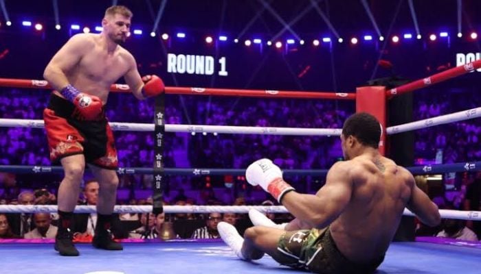 Anthony Joshua overcomes knockdowns, honors late friends after knockout win