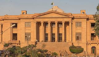 کراچی: کرپشن و اسمگلنگ میں سہولتکاری، منصفانہ ٹرائل کے بعد فیصلہ کرنے کی ہدایت