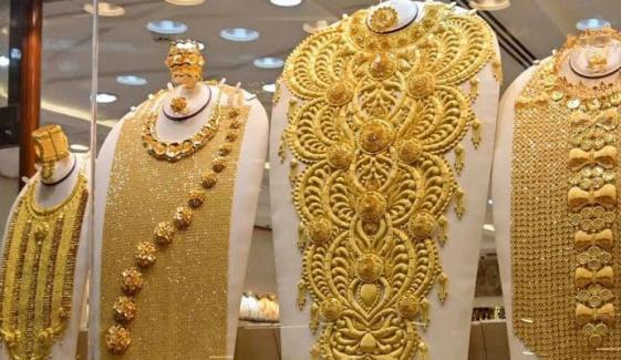 ملک میں سونے کی قیمت میں بڑی کمی