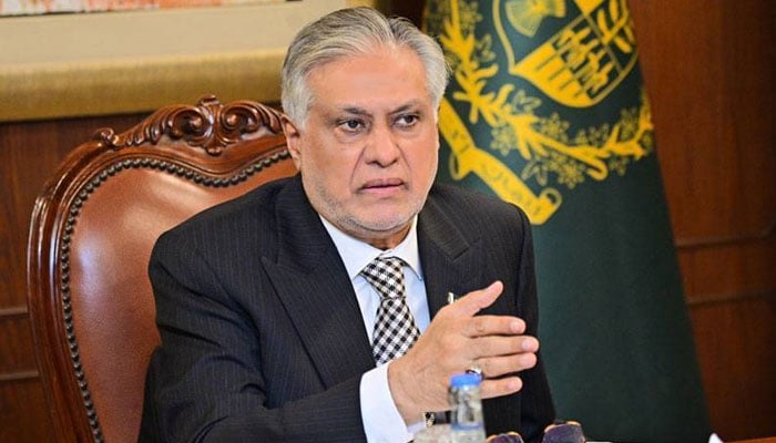 نائب وزیرِ اعظم و وزیرِ خارجہ اسحاق ڈار— فائل فوٹو