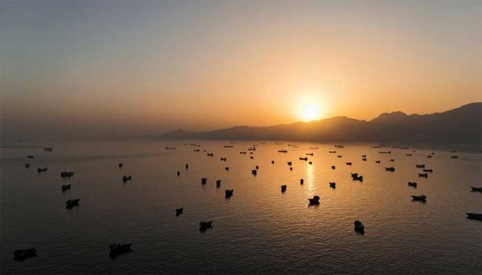 Iran says Strait of Hormuz remains under its control