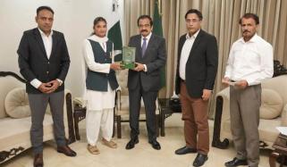 سینیٹر رانا ثناء کی کامن ویلتھ گیمز میں میڈل جیتنے والی باکسر فاطمہ زہرا سے ملاقات