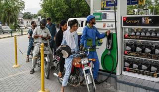 پیٹرول اور ڈیزل پر ڈیلرز مارجن میں 1 روپے 34 پیسے فی لیٹر اضافہ 