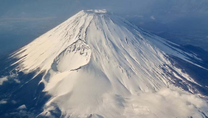 Father leaves boy alone on Mount Fuji to climb summit, receives stern warning