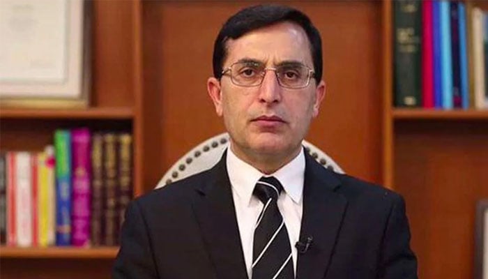 اب بھی خواہش ہے مولانا فضل الرحمان ہمارے اتحاد کا حصہ بنیں، بیرسٹر گوہر
