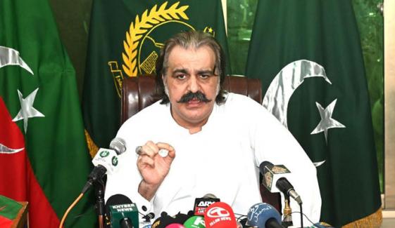 مولانا فضل الرحمان پر اعتماد نہیں کیا جاسکتا، علی امین گنڈاپور