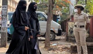 الہٰ آباد ہائیکورٹ نے طالبہ کی حجاب کی درخواست مسترد کر دی