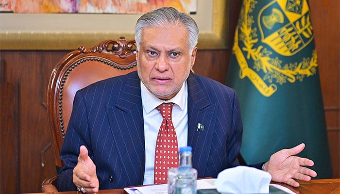 اسحاق ڈار : فائل فوٹو