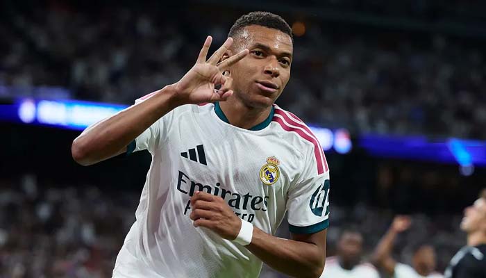 Kylian Mbappé celebrates new milestone with Real Madrid after hat-trick vs Sociedad