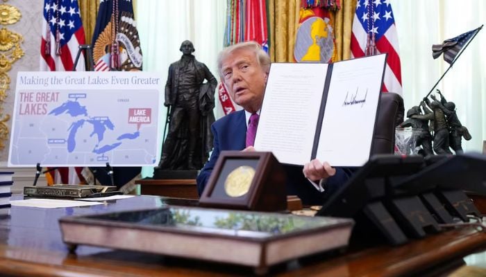 President Trump signs executive order renaming Lake Ontario: ‘Lake America’