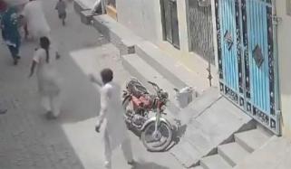 ملتان: خلع لینے پر شوہر نے فائرنگ کرکے بیوی کو قتل، ساس کو زخمی کردیا