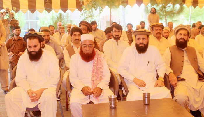 پاڑا چنار: امن معاہدے کی تجدید کیلئے جرگہ کامیاب، ڈپٹی کمشنر
