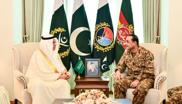 سعودی وزیر ماحولیات کی فیلڈ مارشل سید عاصم منیر سے ملاقات، باہمی دلچسپی کے امور پر تبادلہ خیال