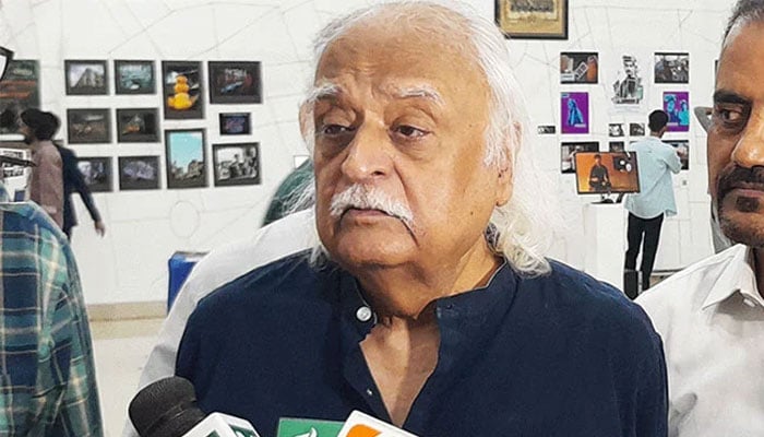 انور مقصود۔فوٹو: فائل