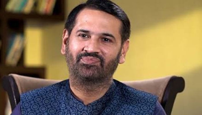 مزاحیہ شاعر ڈاکٹر فخر عباس---فائل فوٹو