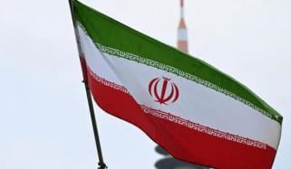 ایران کا امریکی پابندیوں کیخلاف ڈٹ جانے کا اعلان، سفارتکاری اور دفاع کو ناگزیر قرار دے دیا