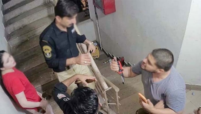 کراچی، دو فیملیز کے درمیان لڑائی جھگڑے کا معاملہ، ایڈیشنل آئی جی کا تحقیقات کا حکم