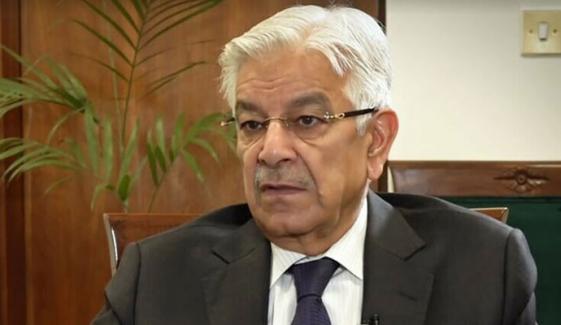 بانی پی ٹی آئی کی بہن بتاچکی ہیں کہ بانی بالکل فٹ ہیں، خواجہ آصف