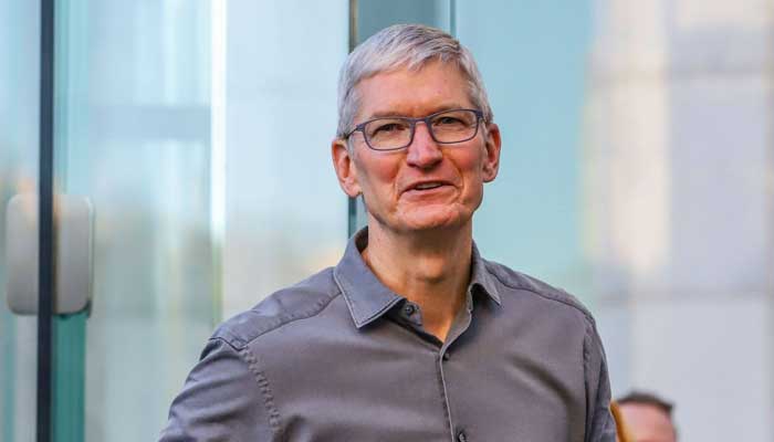 Tim Cook shares emotional message with Apple employees on final day as CEO